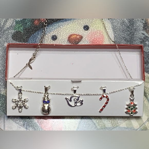 2009 AVON CHRISTMAS CHARM NECKLACE SET IN GIFT BOX - Picture 2 of 5